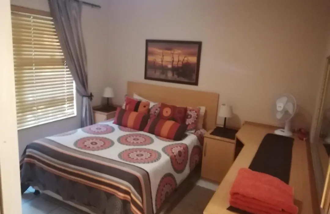 Inviting 3-Bed House In Kempton Park-1