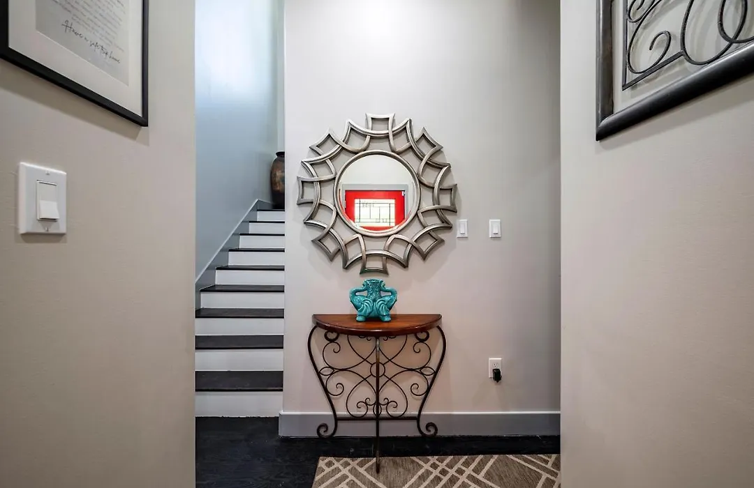 Luxurious 5Br Home Sleeps-14-1