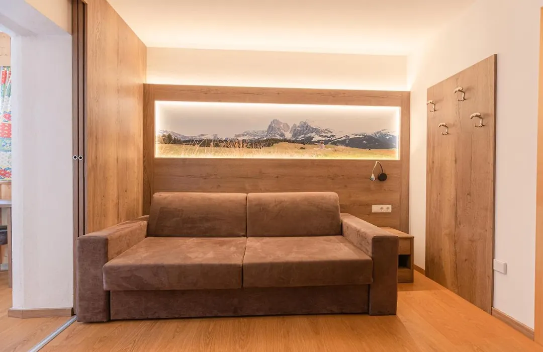 Hotel Tyrol-1