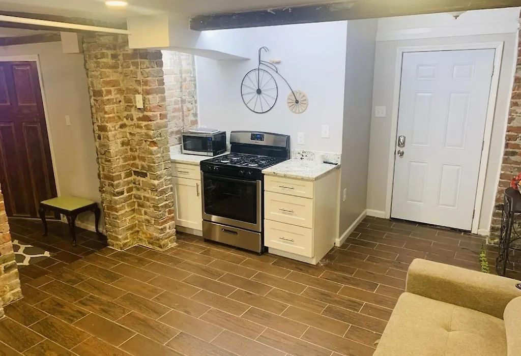 Vintage Uptown Hidden Gem, Walk To Everything New Renovation!-1