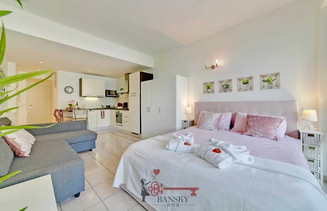 'Cuore Di Rose' Parking - Welcome Set, Netflix, For 4 Persons -By Easylife Swiss-1