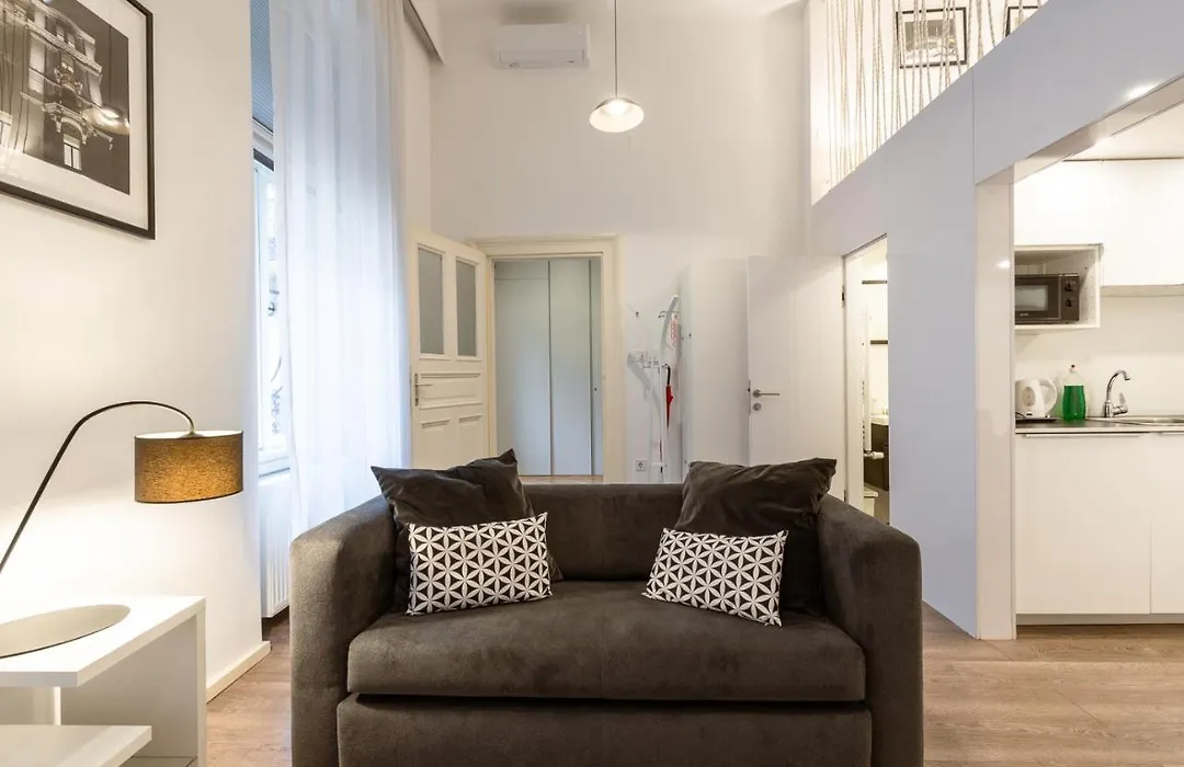 Modern Stylish Loft Next To New York Palace-1