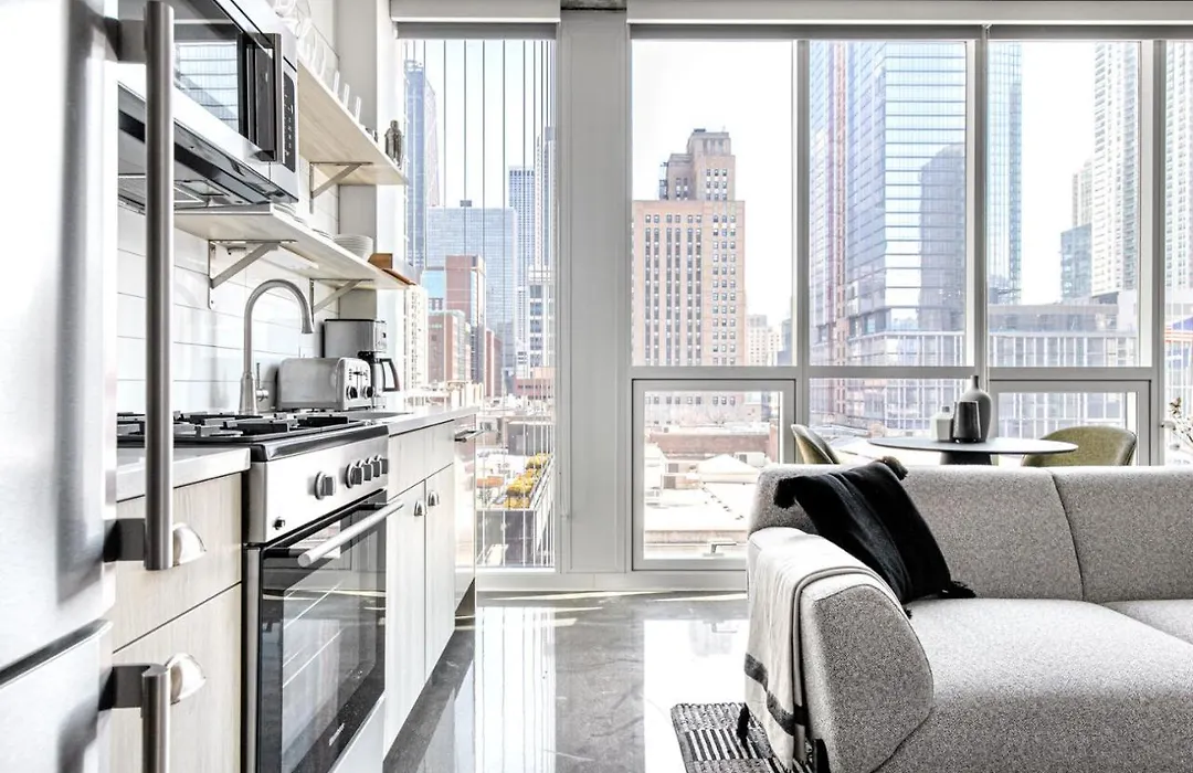 River N 1Br W Gym Pool Nr L Stop Beach Chi-361-1