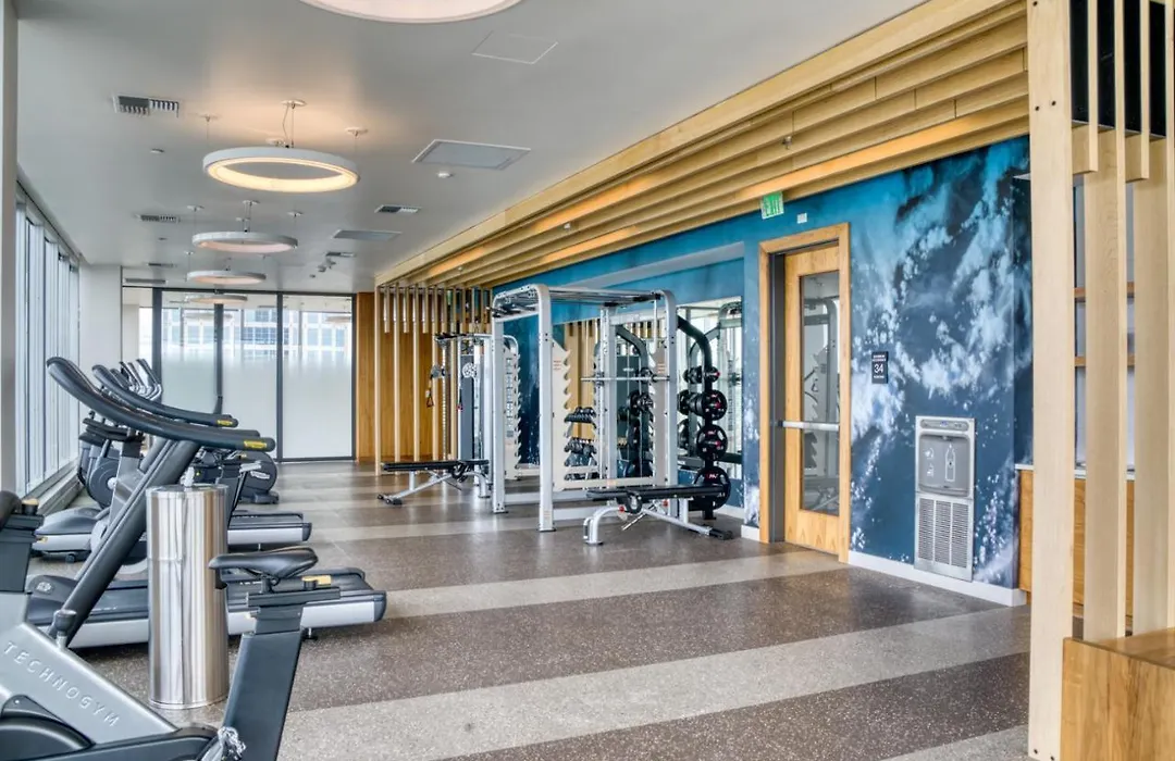 Downtown 1Br W Gym Wd Bbq Nr Dining Shops Sea-400-1