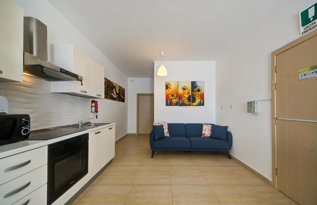 St Pauls'S Bay 2 Bedroom Apartments & Penthouse Close To Promenade-1