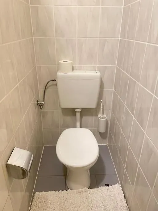 Einzimmerwohnung + Dusche und WC-1