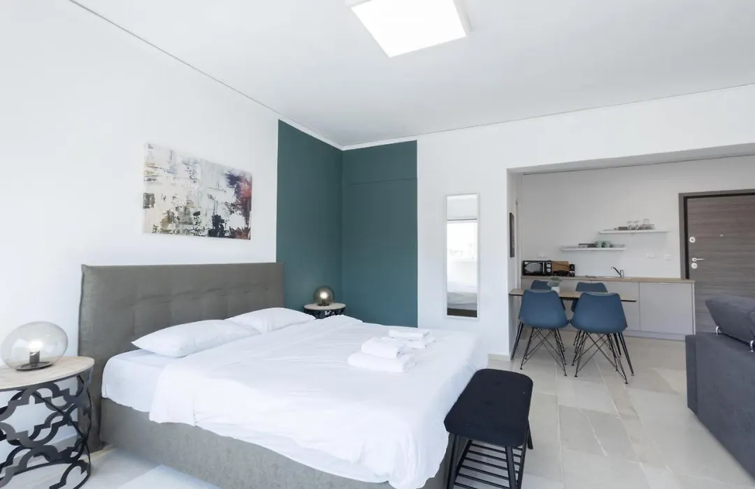 Hip And Fun Apt B-1
