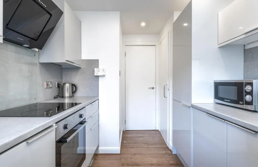 ** Modern Merchant City 1 Bed Apartment With Free Parking **-1