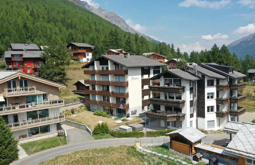 Kuscheliges Nest für zwei: Günstiges Studio in den Schweizer Alpen-1
