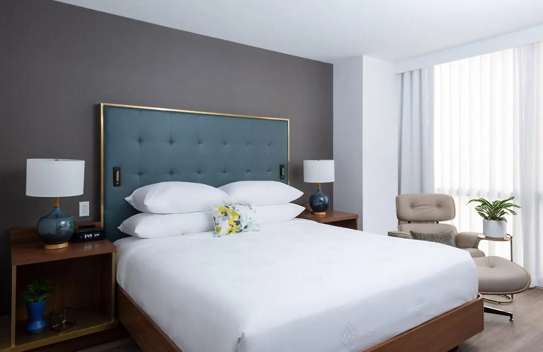 Le Meridien Essex Chicago-1