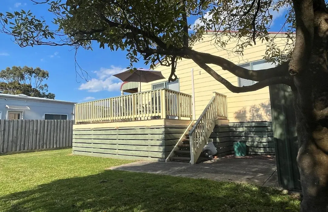 Roydon Island Retreat-1