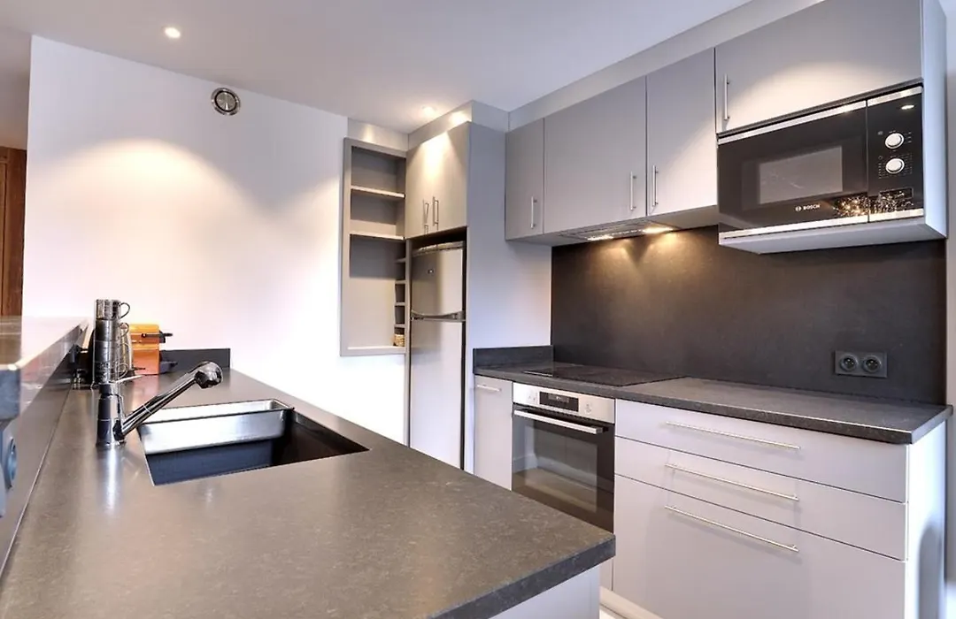 Appartement Renove 88M2 Au Centre De Courchevel 1850 - 8 Pers, Parking, Balcon, Wifi - Fr-1-631-146-1