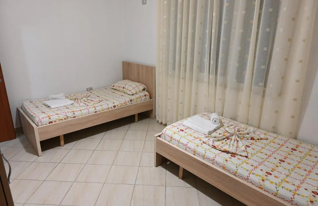 Iris Apartaments-1