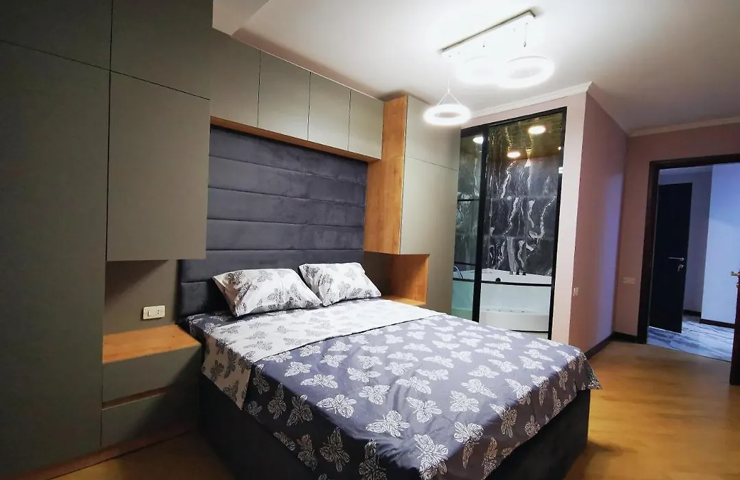 City Center Cozy 3Bedroom Apartment With Unique Design And Hot Tub , 2Bathroom, Middle Of Center, By Republic Square-1