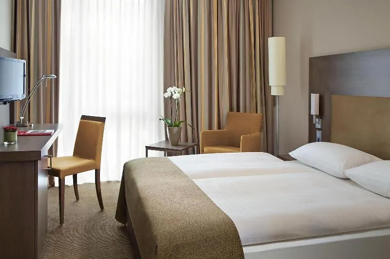 Intercityhotel Darmstadt-1