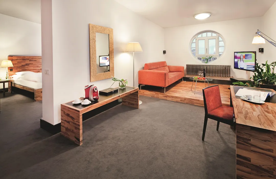 Moevenpick Hotel Berlin Am Potsdamer Platz-1