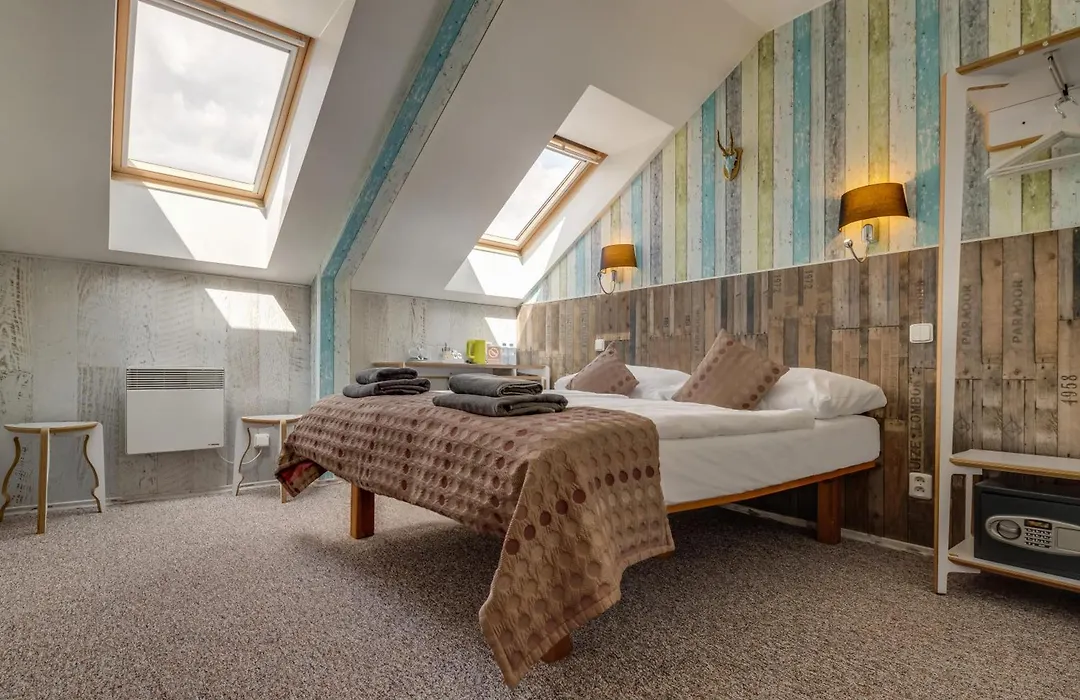 Royal Court Hotel-1