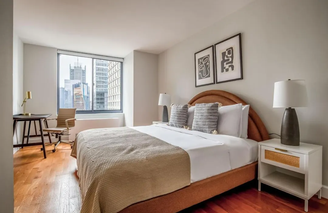 Midtown 2Br W Elevator Wd Nr Entertainment Nyc-1227-1