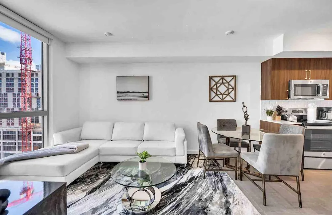 Stylish Unit In Downtown Miami With Free Parking-1