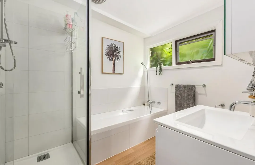 Walk To The Mcg & Aami Park - Free Late Checkout - Great Location & Backyard-1