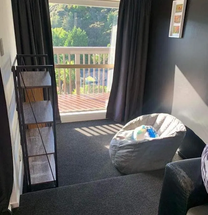 Paihia Retreat-1