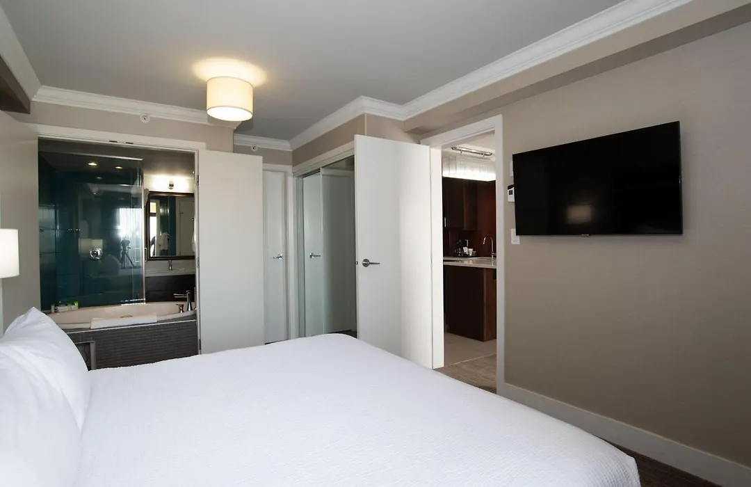 Sandman Hotel & Suites Calgary South-1