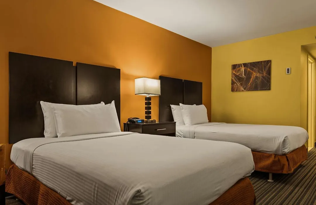 Best Western The Plaza Hotel Honolulu Airport - Free Breakfast-1