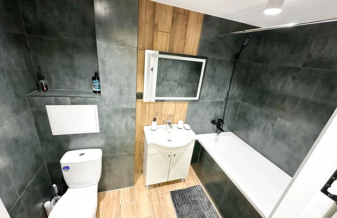 Center Location 2 Bedrooms-1
