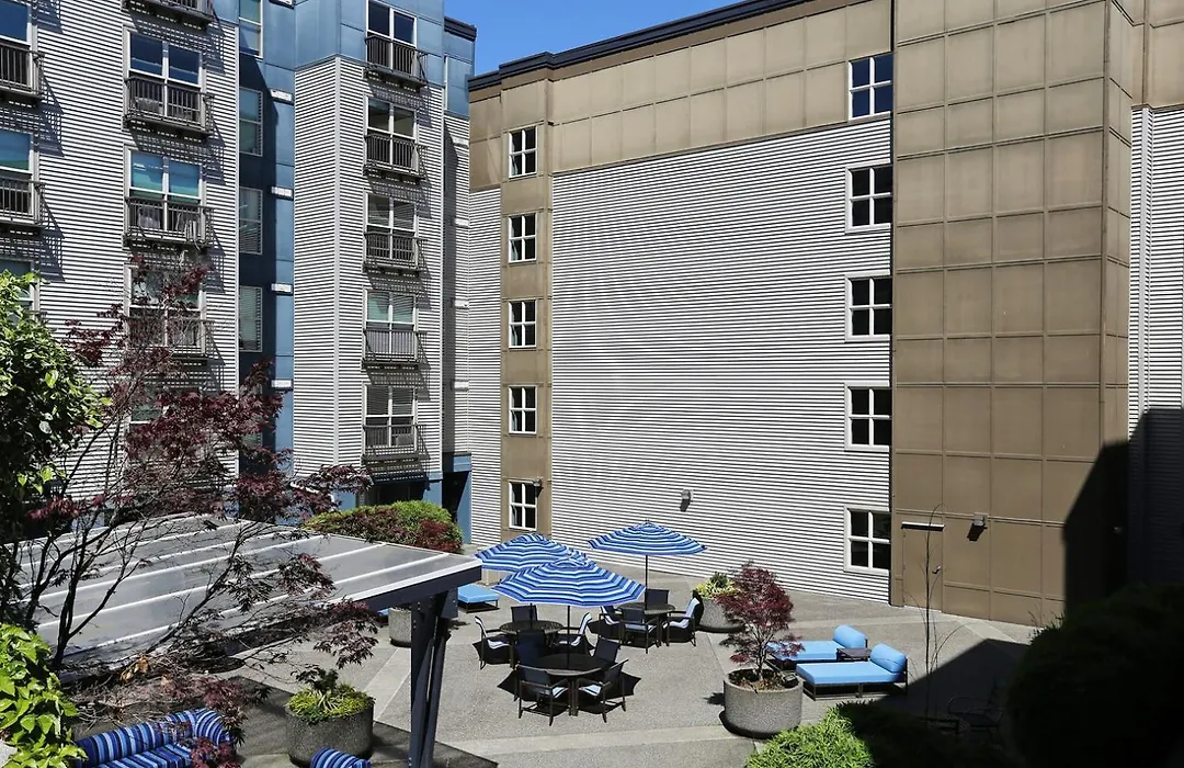 First Hill 1Br W Lounge Gym Rooftop Sea-696-1