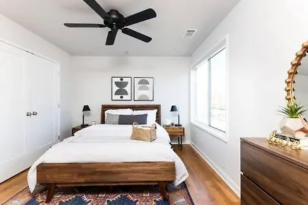 The Finley Loft - Quite Located In The Nations!-1