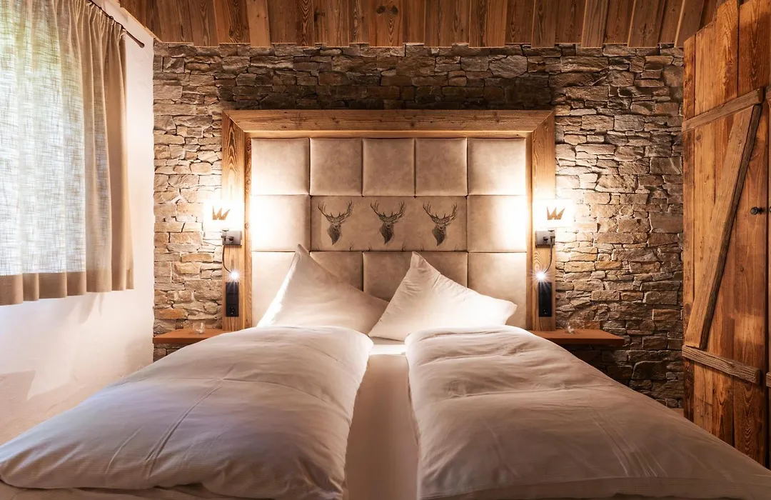 Wochenbrunner Alm Ferienhütten-1