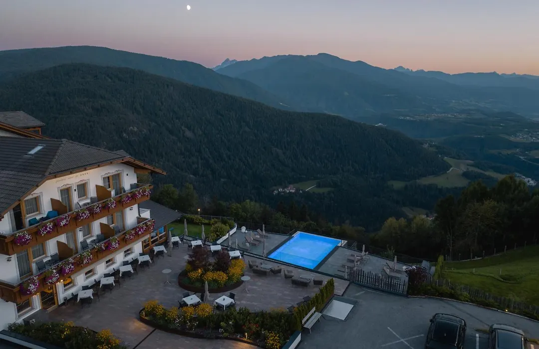 Panoramahotel Huberhof-1