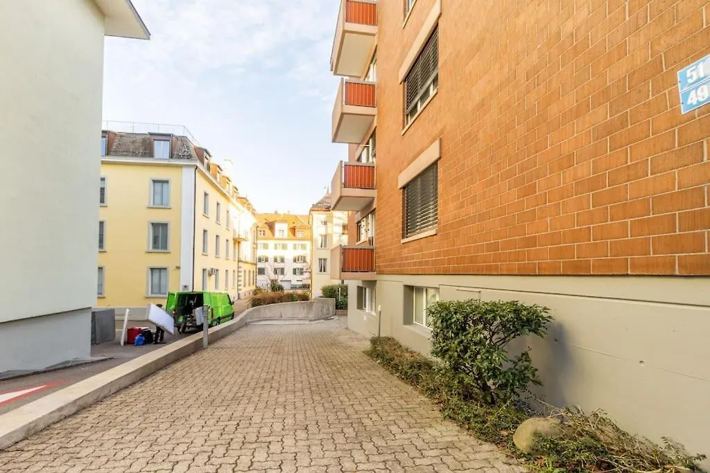 Ground Floor Apartment - Peaceful Living In The City Of Zuerich-1