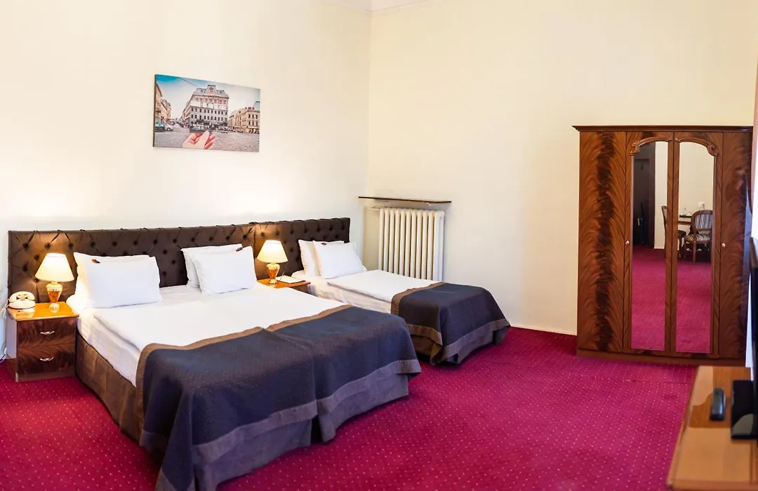 George Hotel-1