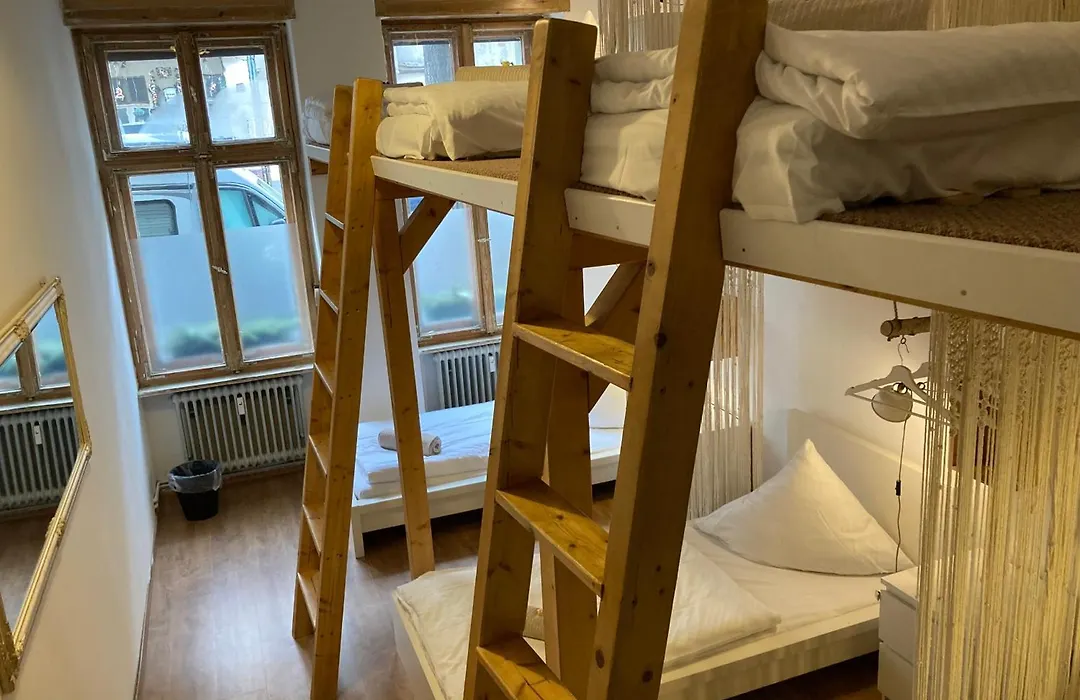 Minimal Hostel-1