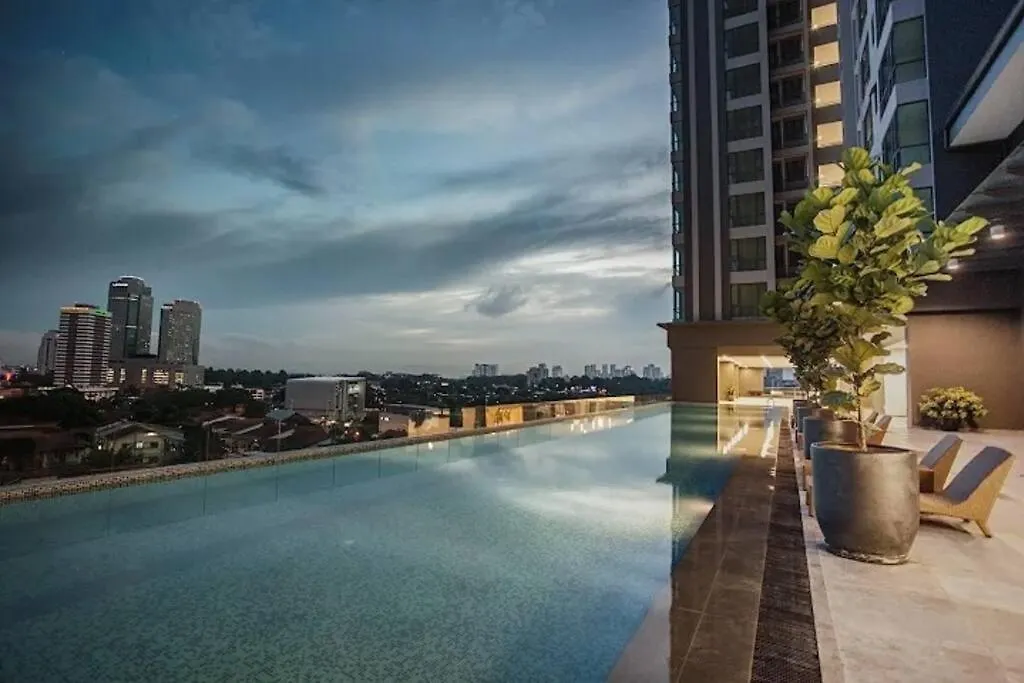 Sks Pavilion Ultimate Skyline W Bathtub 3 Bedroom 6 Pax-1