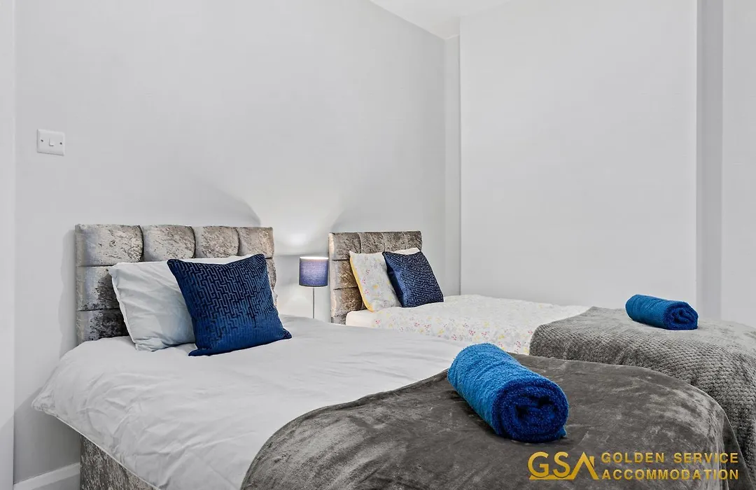 Centrally Located Flat By Golden Service Accommodation Short Term Rental Forest Gate-1