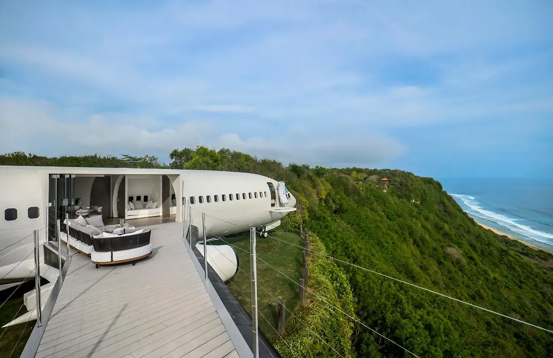 Private Jet Villa Uluwatu-1