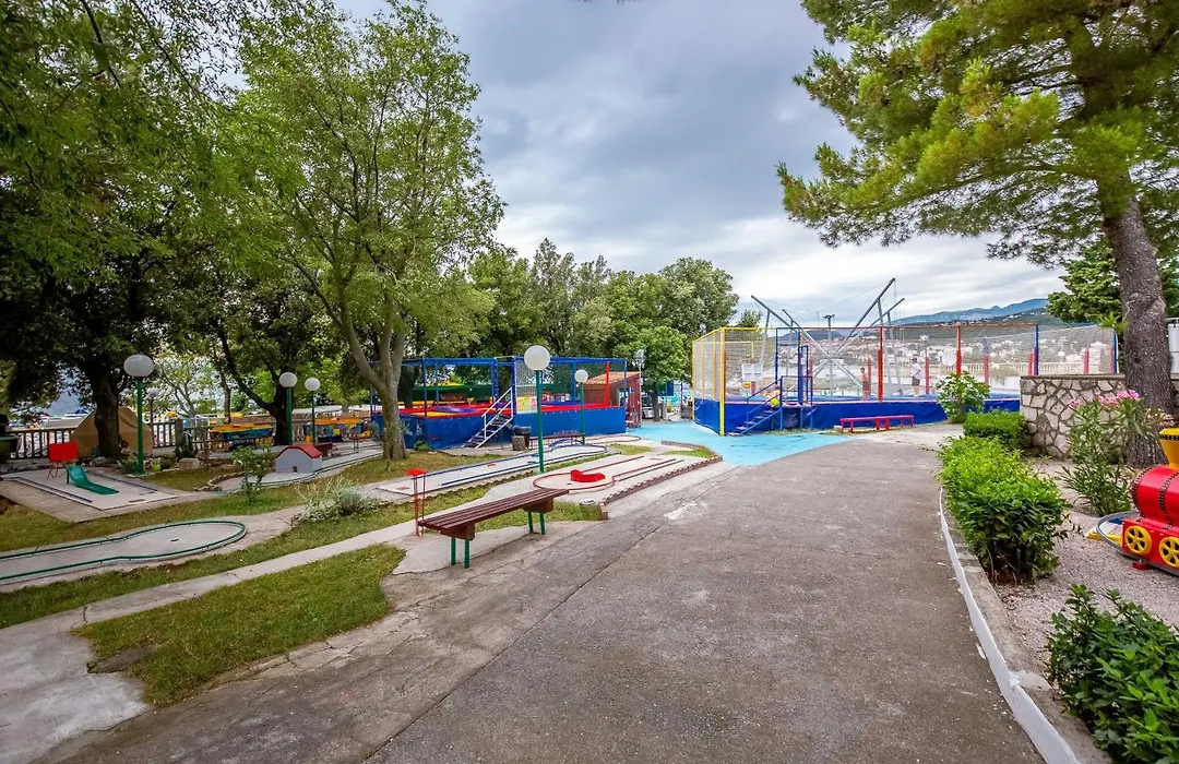Paviljoni Slaven-1