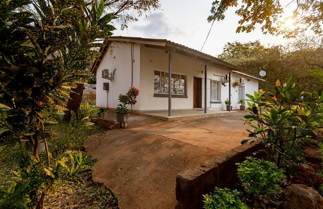 Wood Road Guest Lodge-1