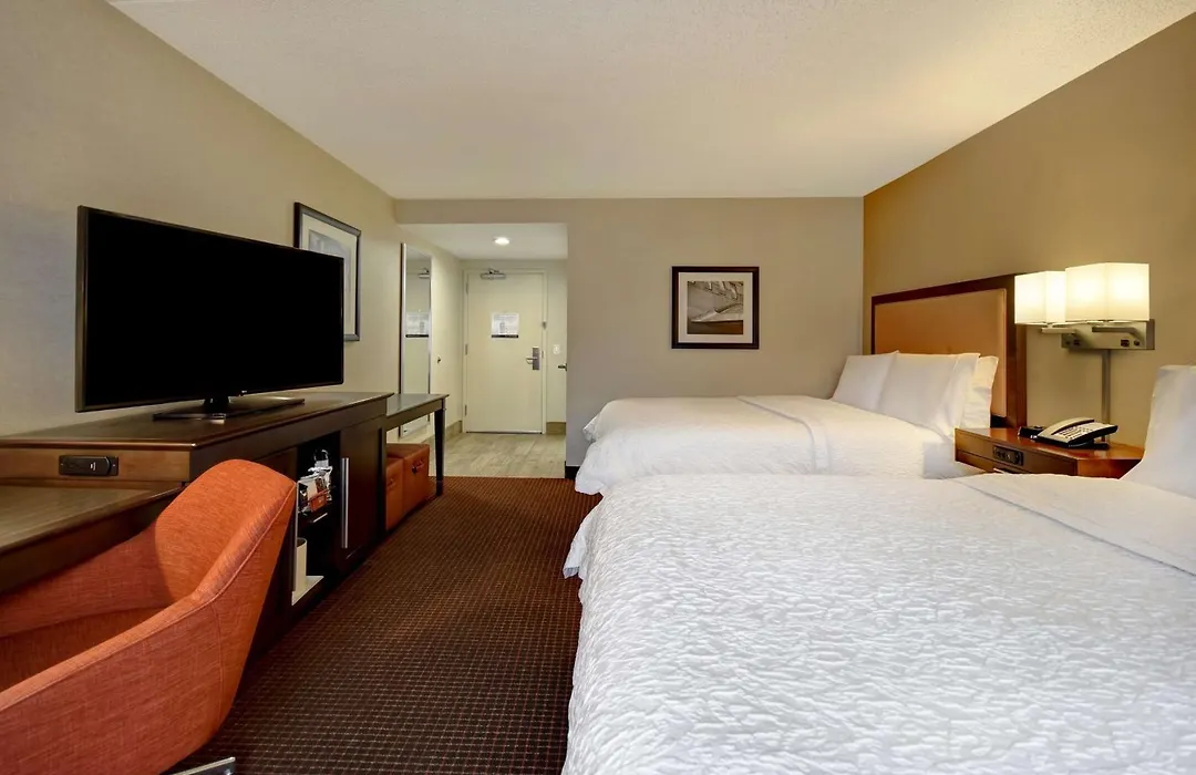 Hampton Inn NY-JFK-1