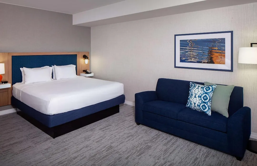 Hampton By Hilton At The Boston Seaport District-1