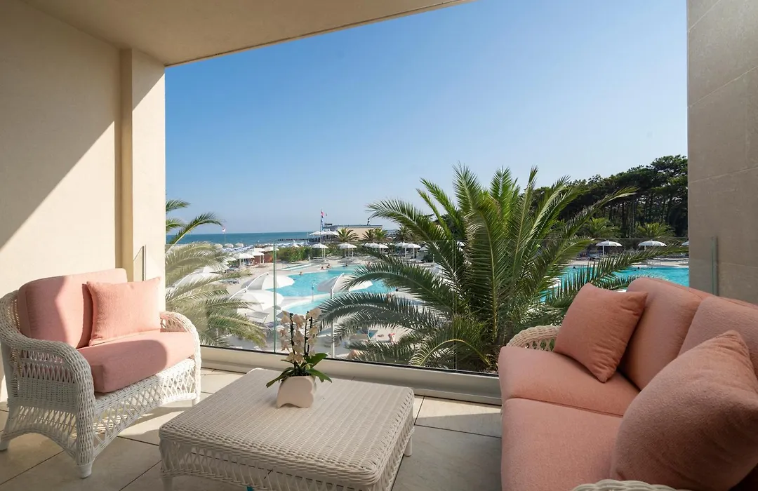Riviera Resort Hotel-1