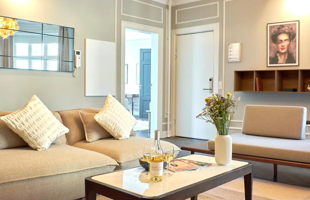 Stylish 4 Bedroom Apartment In Cph City-1