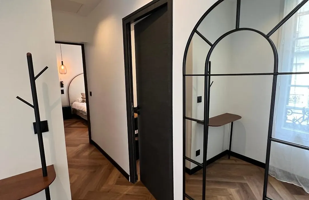Hotel Des Beaux Arts-1
