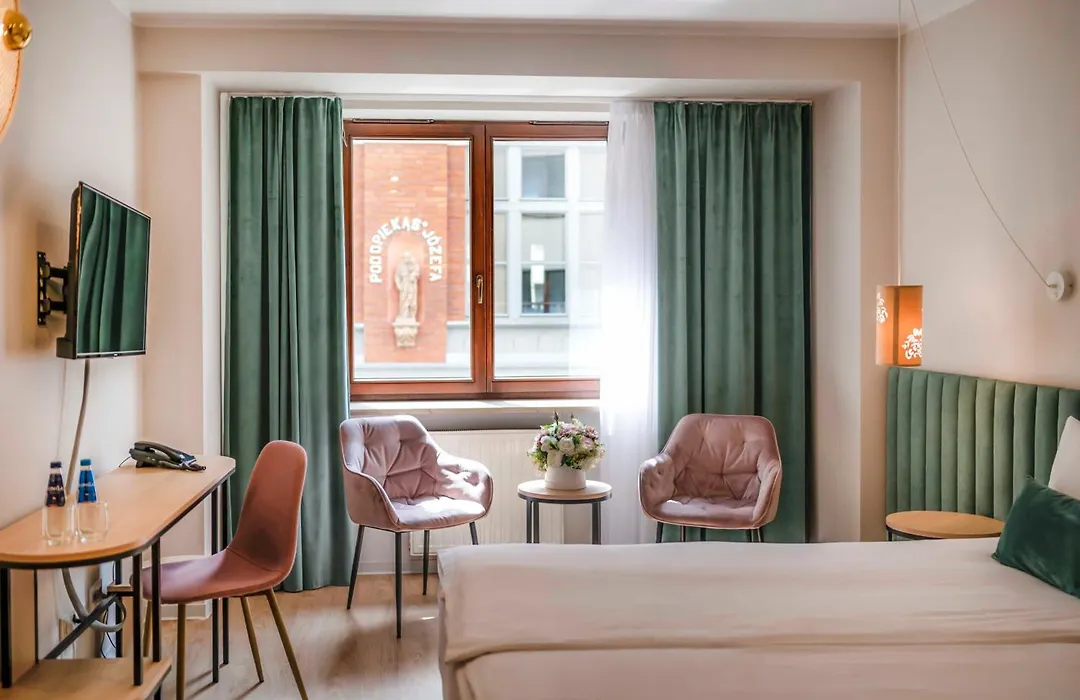 Hotel H12****-1