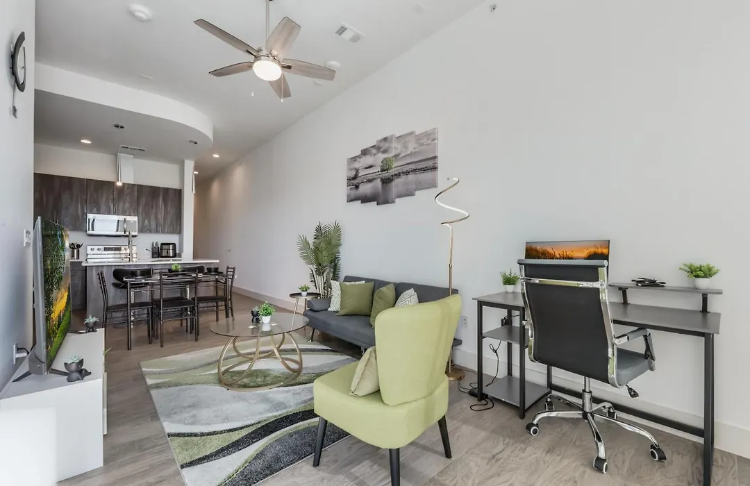 Snappy Loft Style 2Br I Gym I Parking I Workspace-1