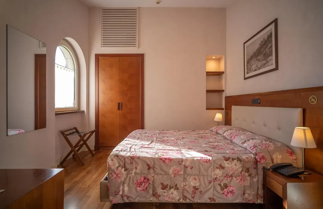 Hotel Rosa-1