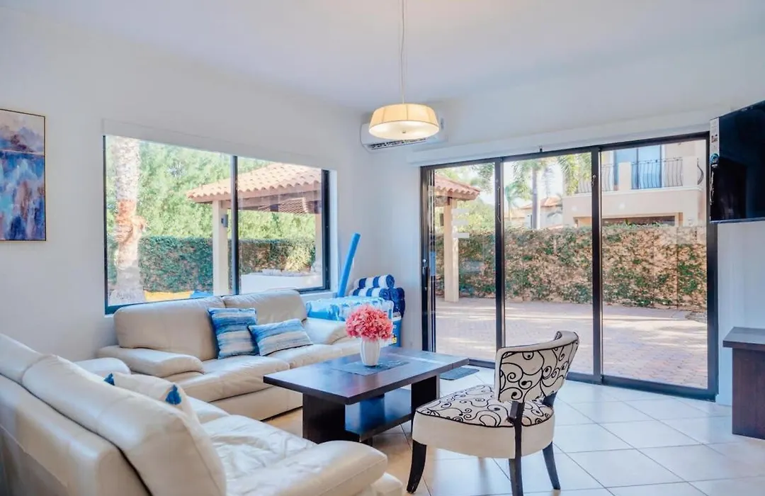 Gold Coast Elegance With Private Pool-1