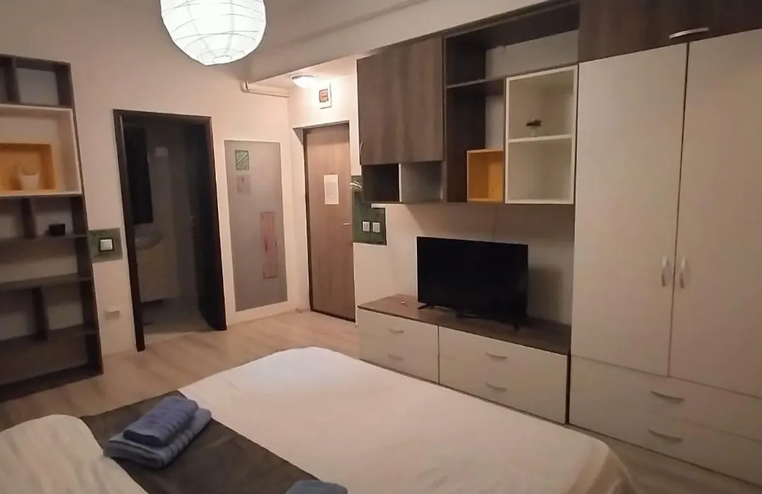 Central Flat 109-1